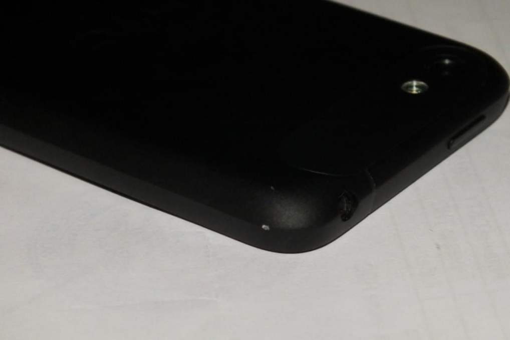 Co stanie się, gdy HTC One V spadnie?