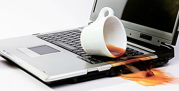 Čo robiť, ak sa na laptop dostane voda alebo iná tekutina